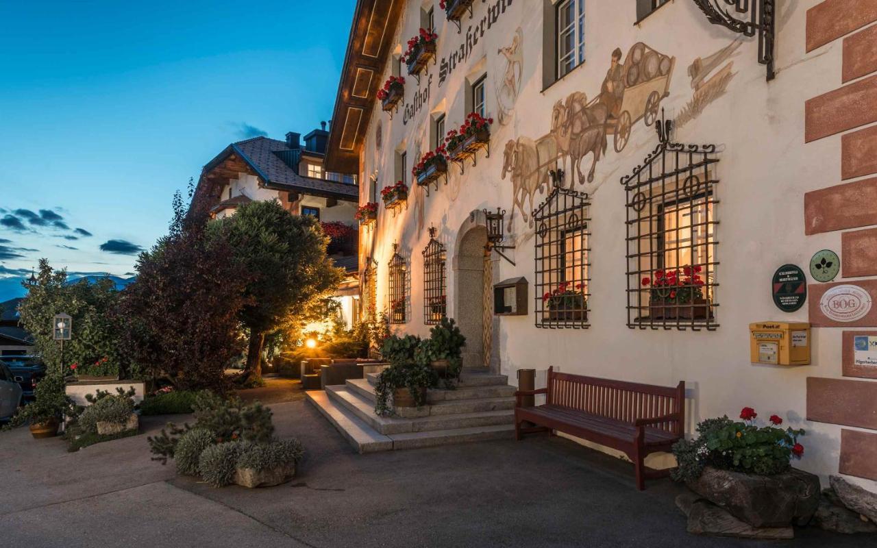 Strasserwirt - Ansitz Zu Tirol Strassen Exterior photo